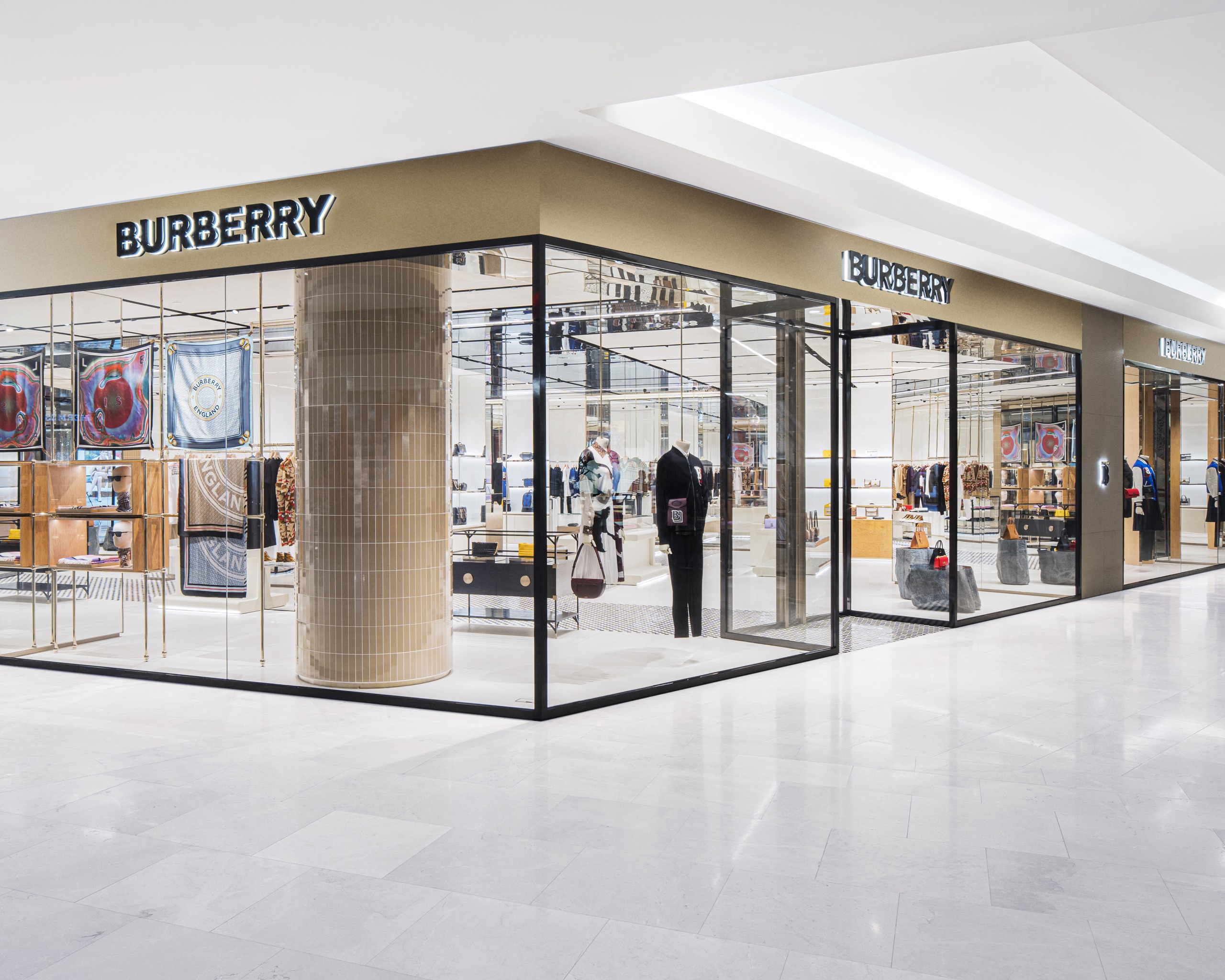 Actualizar 91+ imagen burberry international mall - Abzlocal.mx